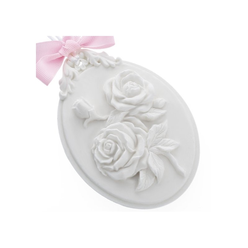 Médaillon de moule en céramique parfumée avec des roses