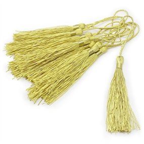 Borlas de fio amarelo