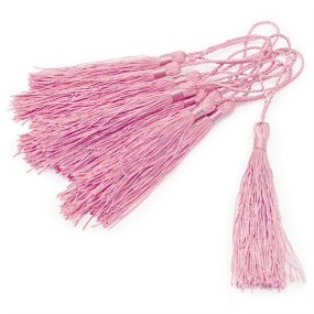 Borlas de fio cor-de-rosa