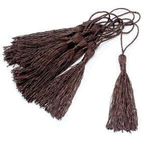 Borlas de fio cor castanho