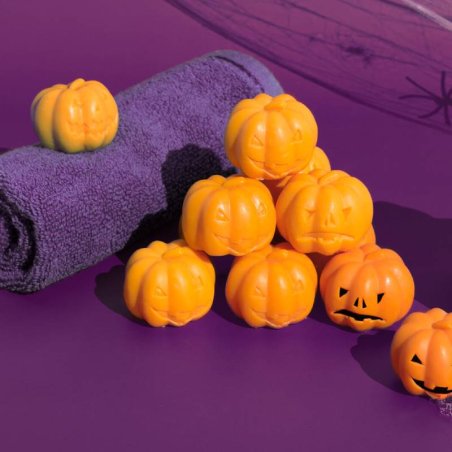 Kit comment faire des savons citrouilles d’halloween. Matériel et instructions
