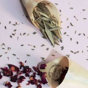 Kit pour réaliser des cônes floraux pour mariages. Matériaux et instructions