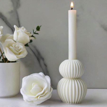 Molde porta-velas com esferas geométricas