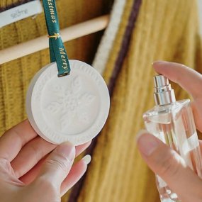 Moule merry christmas avec flocon de neige pour céramique parfumée