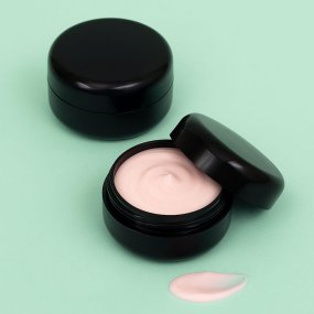 Frasquinho preto de 3 ml com tampa