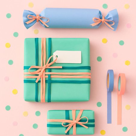 Cinta de rafia rosa palo para decorar regalos