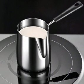 Pichet 1000 ml en métal à long manche Pichet 1000 ml en métal à long manche