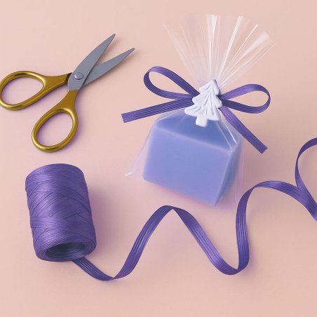 Cinta de rafia violeta para decorar bolsas de regalo
