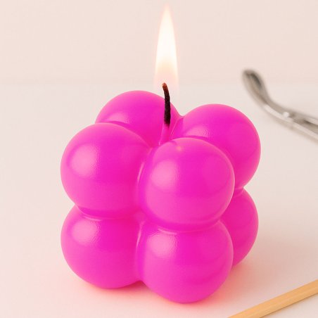 Vela con barniz fucsia neón