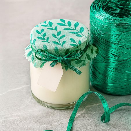 Cinta de rafia metalizada verde esmeralda para decorar regalos