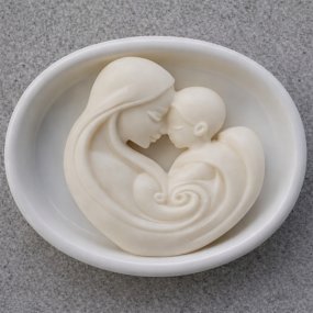 Molde figura madre con su bebé para jabón