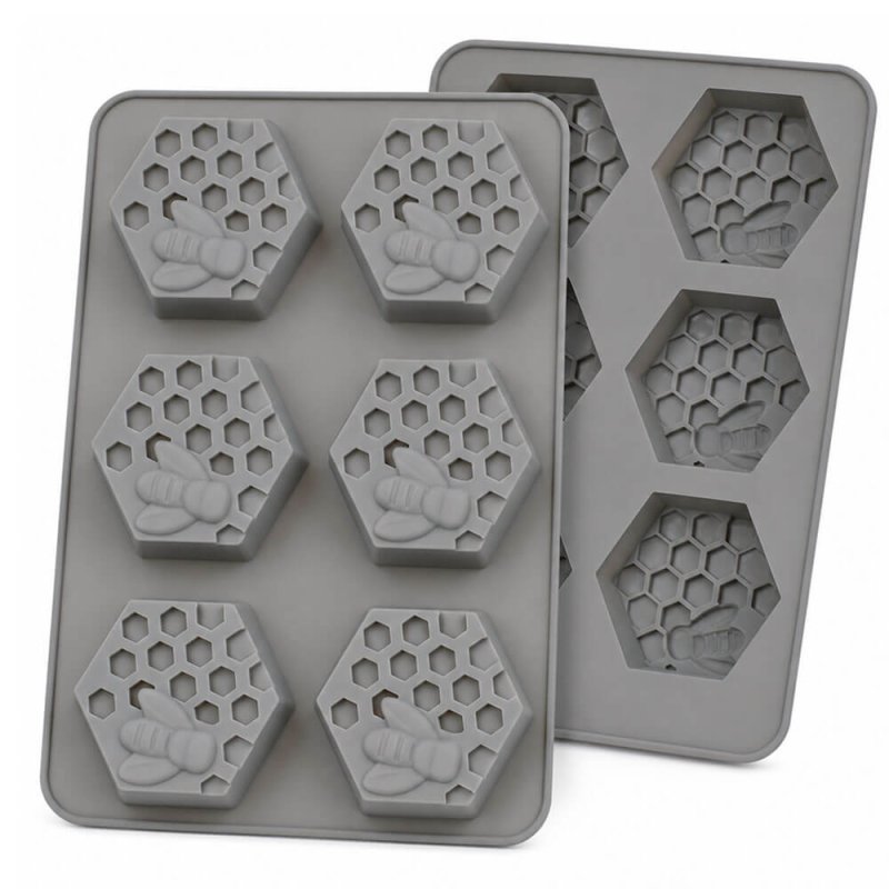 Molde con forma de panal con abeja