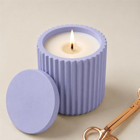 Portavelas hecho con cemento para figuras lavanda y molde de silicona