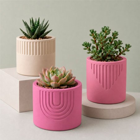 Maceteros decorativos hechos con cemento para figuras magenta puro