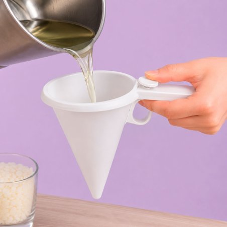 Embudo de plastico con dispensador Gran Velada para llenar moldes y botes — embudo con valvula