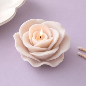 Molde para velas rosa aberta de pétalas encaracoladas 7,5 cm