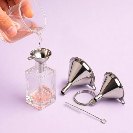 Embudos de metal para perfumes