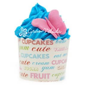 Capsulas de cupcake com letras coloridas