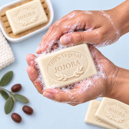 Molde jabon de jojoba — jabón en manos con espuma