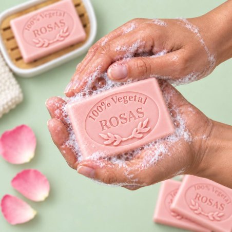 Molde jabon de rosas — jabón en manos con espuma