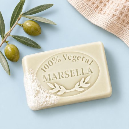 Molde jabon de marsella — jabón en escena lifestyle