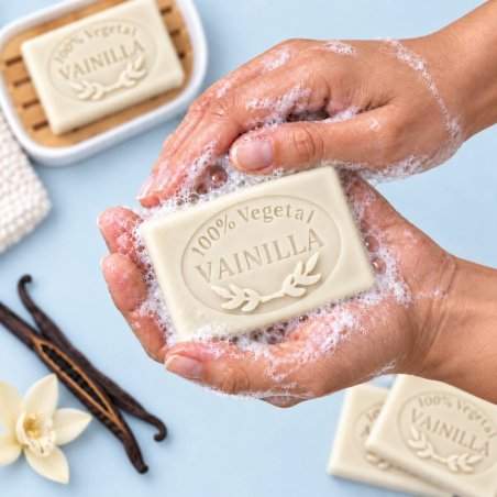 Molde jabon de vainilla — jabón en manos con espuma