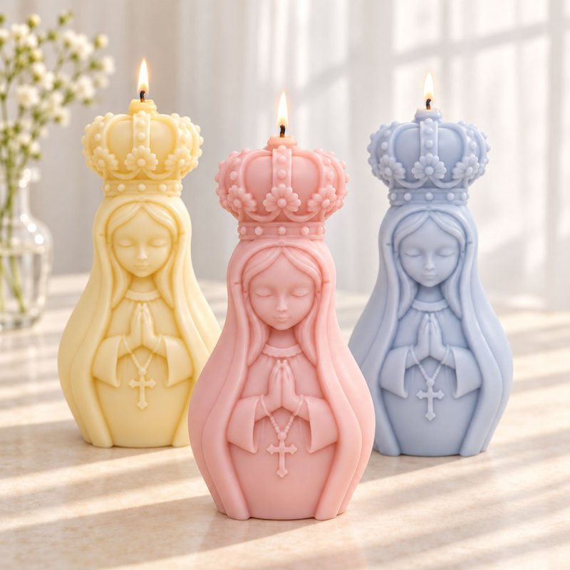Molde para velas virgen coronada — tres velas en tonos pastel