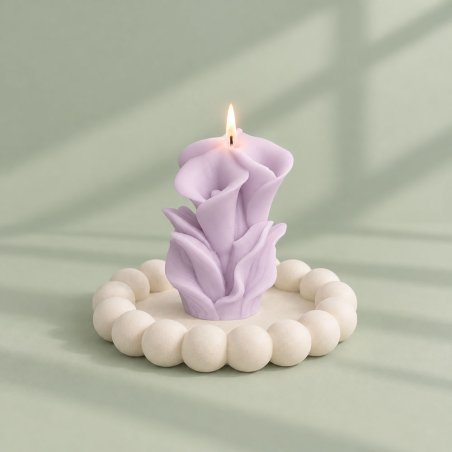 Molde para velas ramo de calas — vela lila en bandeja decorativa