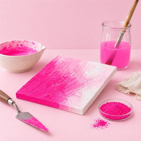 Pigmento rosa intenso neon: pintura con textura, espátula y cuenco de pigmento