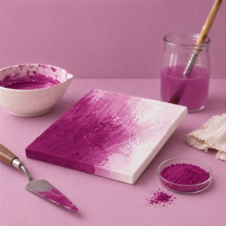 Pigmento ameixa: pintura com textura, espátula e taça de pigmento