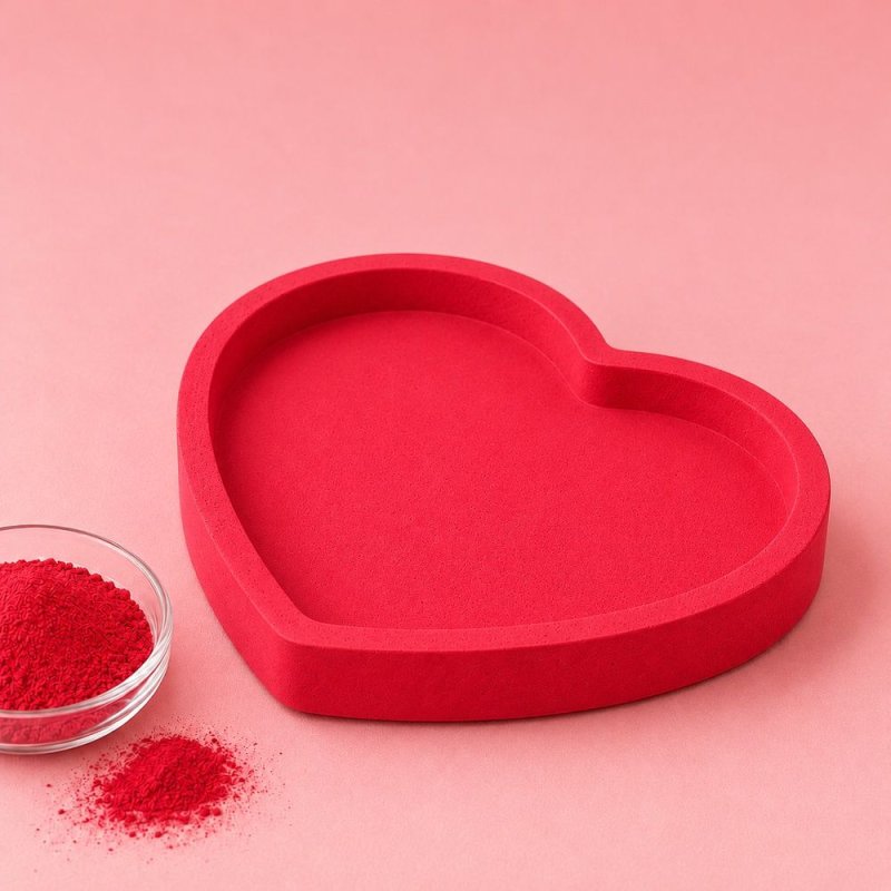 Bandeja corazón en rojo vivo con cuenco de pigmento para cemento y escayola