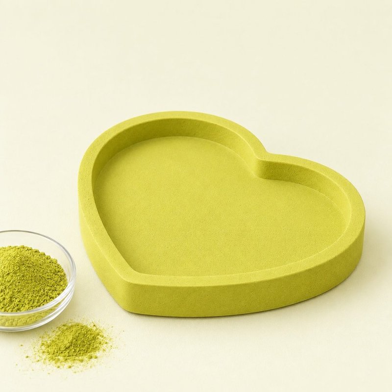 Plateau cœur jaune verdâtre avec coupelle de pigment pour ciment et plâtre