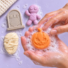 Moule à savon tombe, poupée vaudou, momie et citrouille d’Halloween