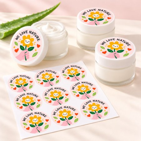 Pegatinas redondas we love nature: pegatinas aplicadas a productos y blíster.