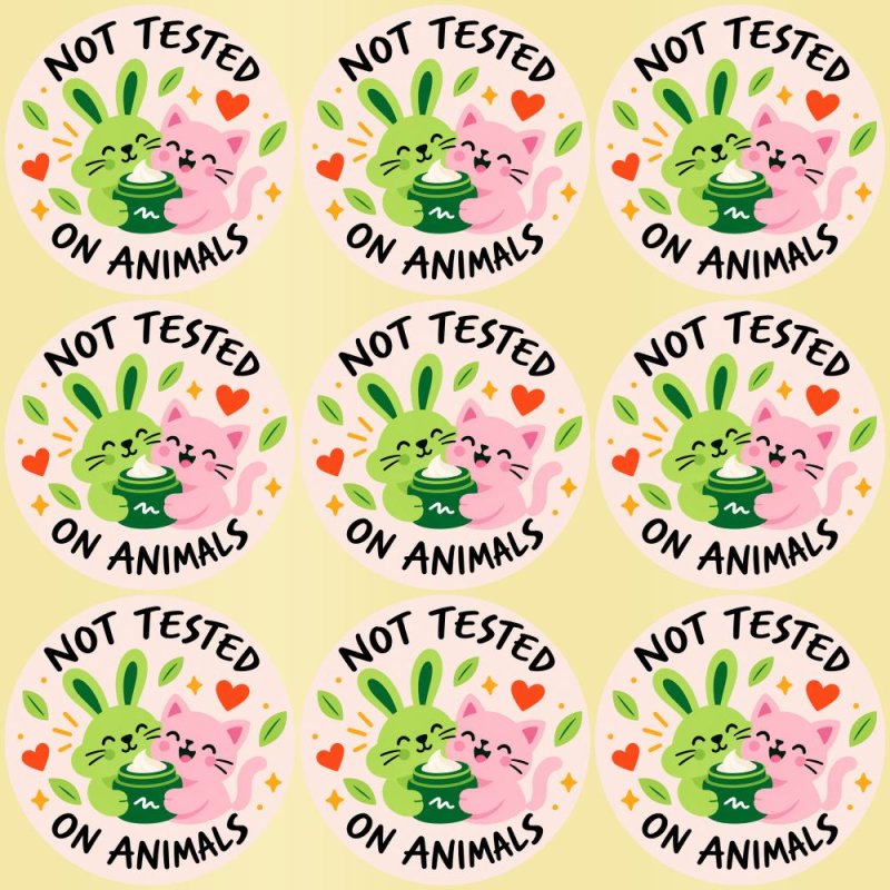 Blíster de 9 pegatinas redondas not tested on animals con vinilo pelado.