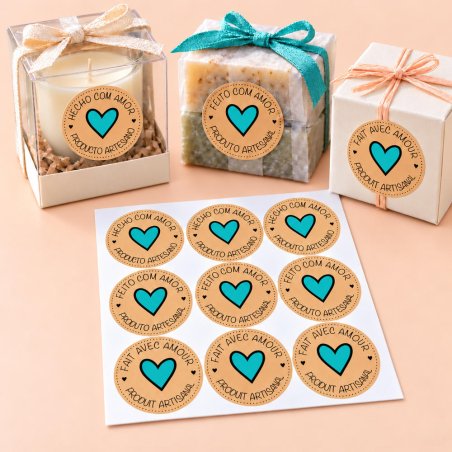 Pegatinas kraft con corazón turquesa en regalos artesanos y blíster de 9 etiquetas.