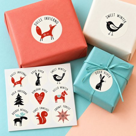 Regalos y blíster de pegatinas redondas de invierno nórdico.