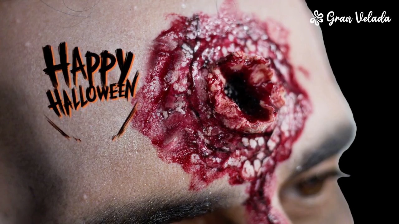 Ferida falsa de Halloween feita com pasta e sangue falso