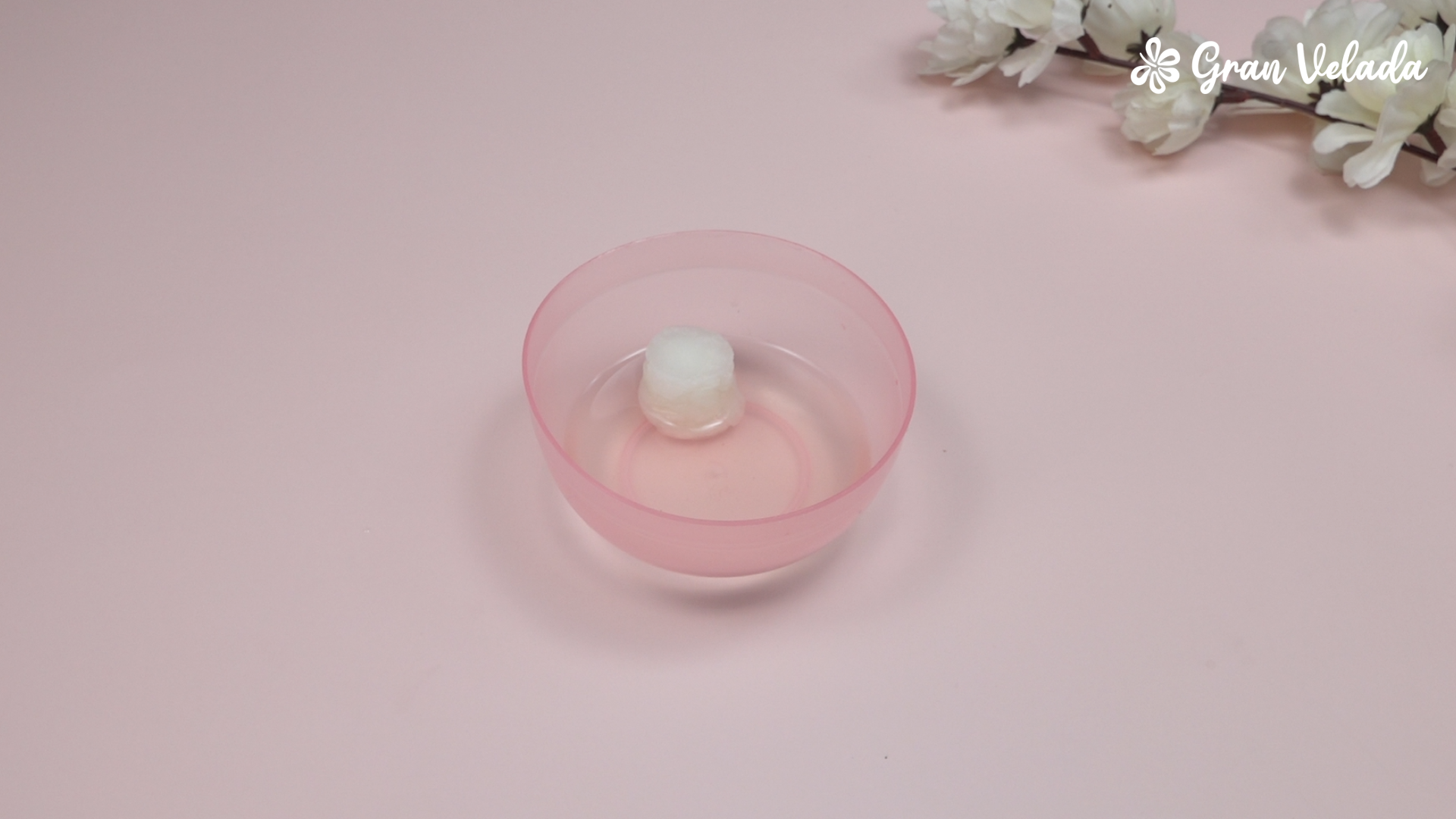 Dejar que la mascarilla absorba el líquido