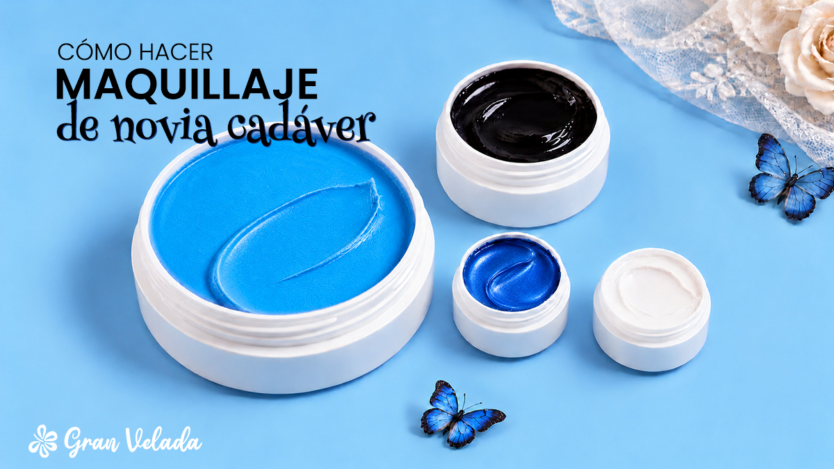 Los cuatro tarros de maquillaje: base azul, base blanca, sombra azul y delineador negro